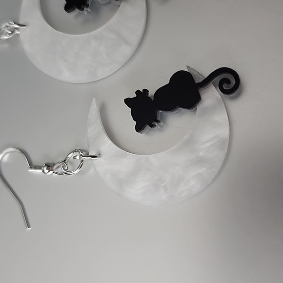 Black Cat Acrylic White Moon Accented with Black decorative Jump Rings - Picture 2 of 6